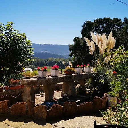 Shakti Rio Mino Eiras, O Rosal Holiday home *