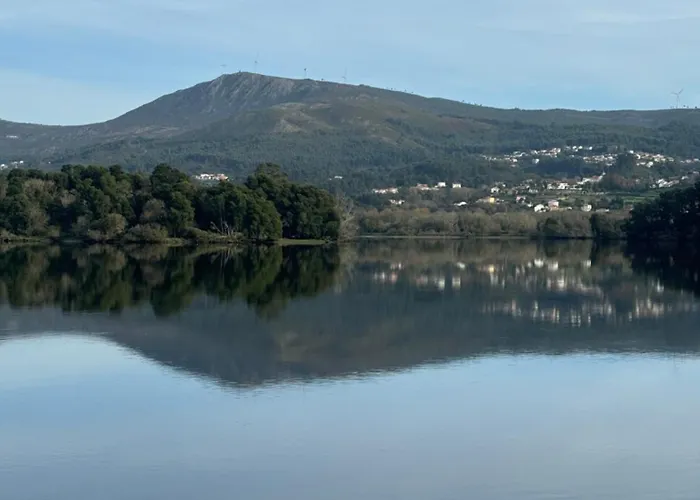 Shakti Rio Mino Eiras, O Rosal